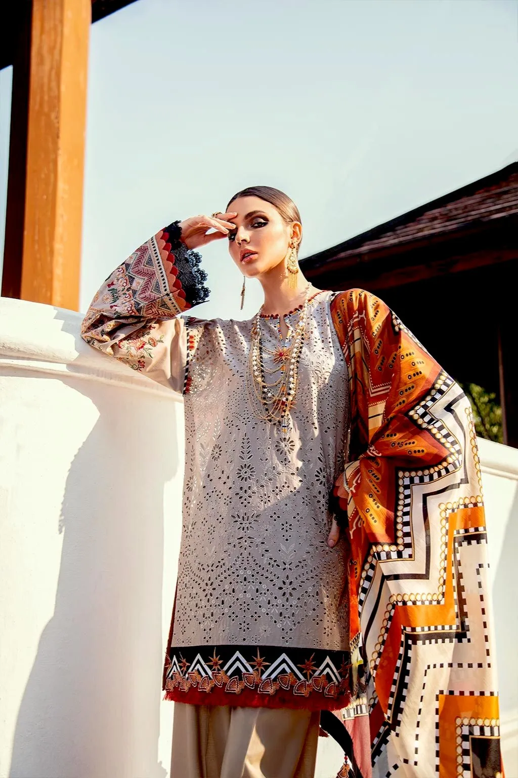 Baroque Luxury Lawn Collection 2020 – Satin Sand