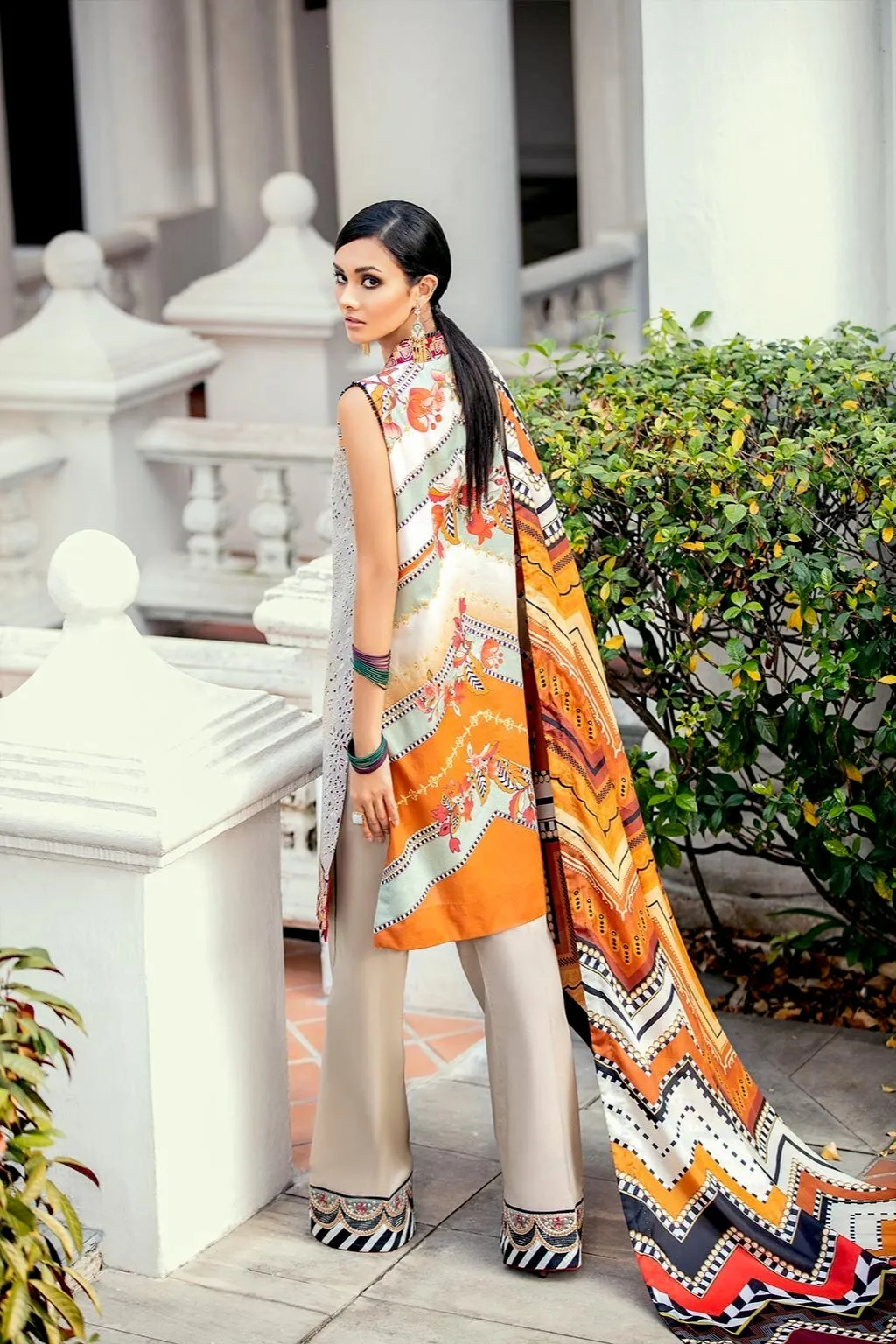 Baroque Luxury Lawn Collection 2020 – Satin Sand