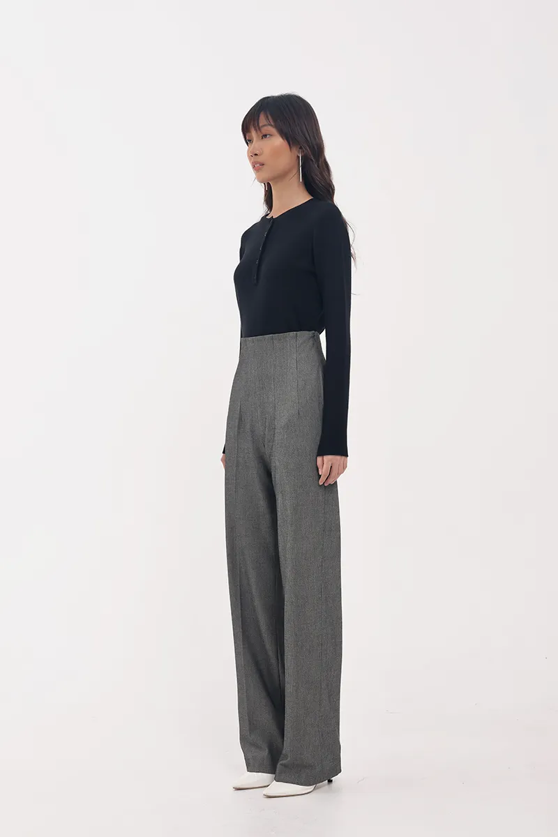 Levy Knit Top In Black (LAST PIECES)